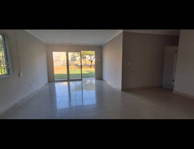 4 BEDROOM FREEHOLD TO LET IN GROVE END
